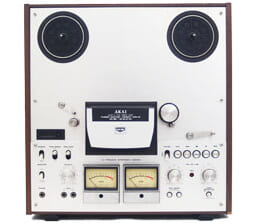 実際に不用品・廃品として買取したAKAI オープンリールデッキの写真