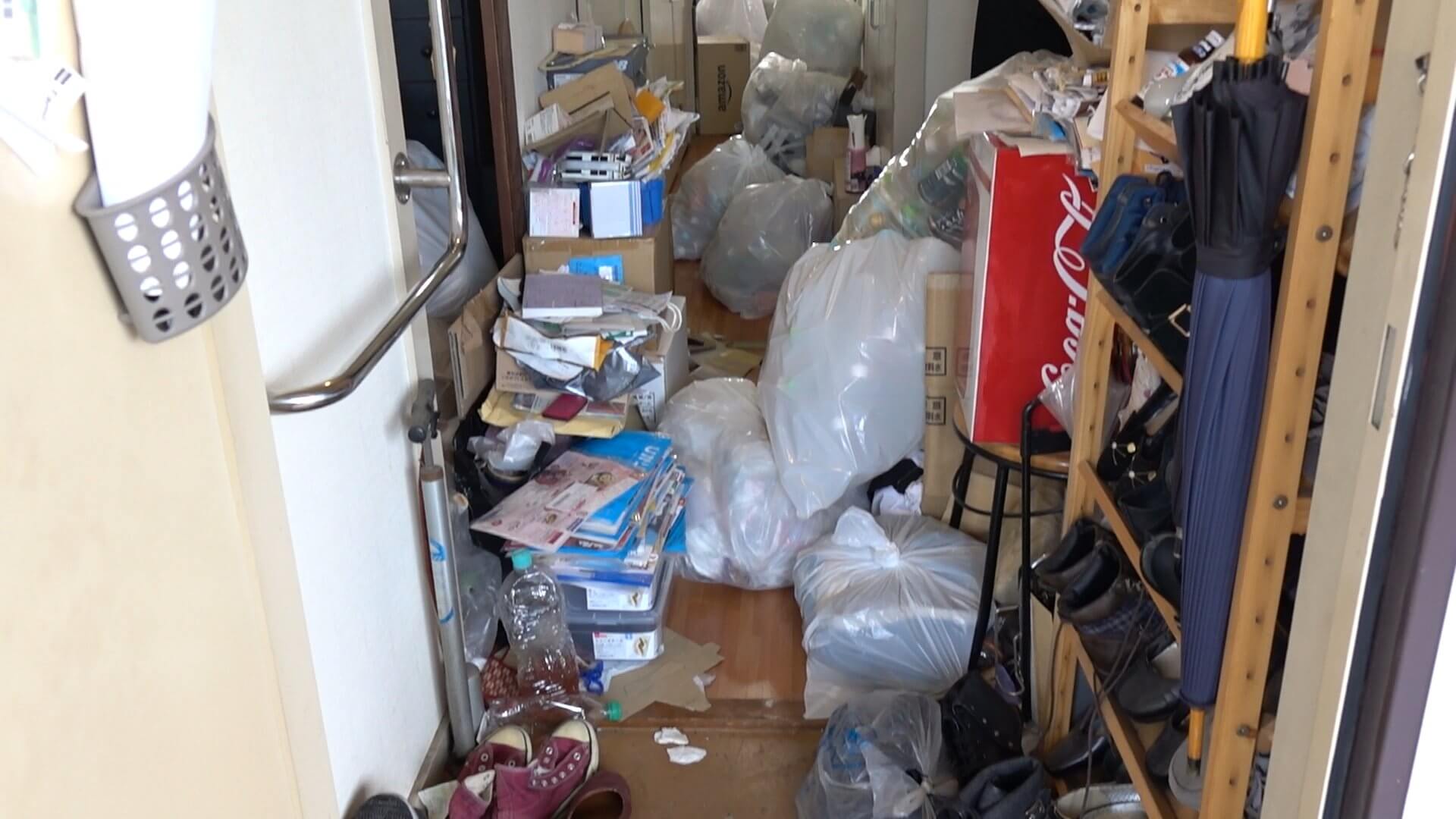女性3DKの汚部屋