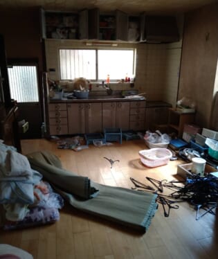京都府福知山市 A様の遺品整理作業前のご自宅の写真
