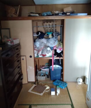 大阪府摂津市 U様の遺品整理作業前のご自宅の写真