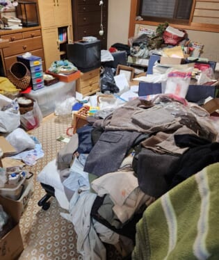 大阪府大東市 G様の不用品回収作業前のご自宅の写真