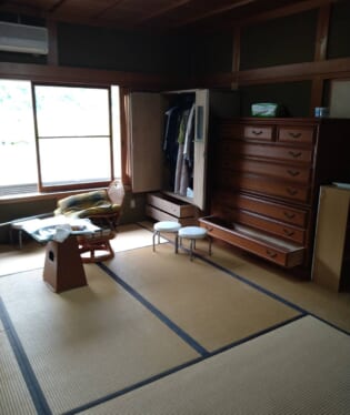 奈良県生駒市 E様の遺品整理作業前のご自宅の写真