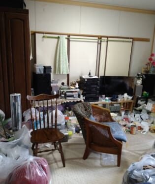 大阪府八尾市 E様の不用品回収作業前のご自宅の写真
