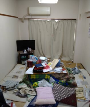 大阪府富田林市 F様の不用品回収作業前のご自宅の写真