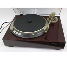 実際に不用品・廃品として買取したDENON オートリフト レコードプレーヤーの写真