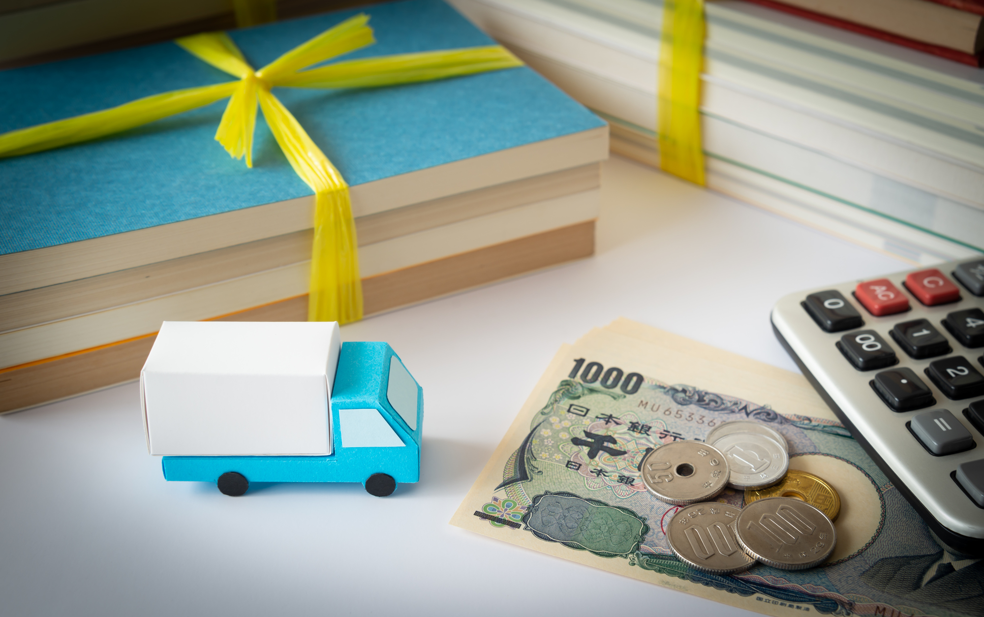 遺品整理の費用はいくらかかる？相場と安く依頼するためのコツを現役