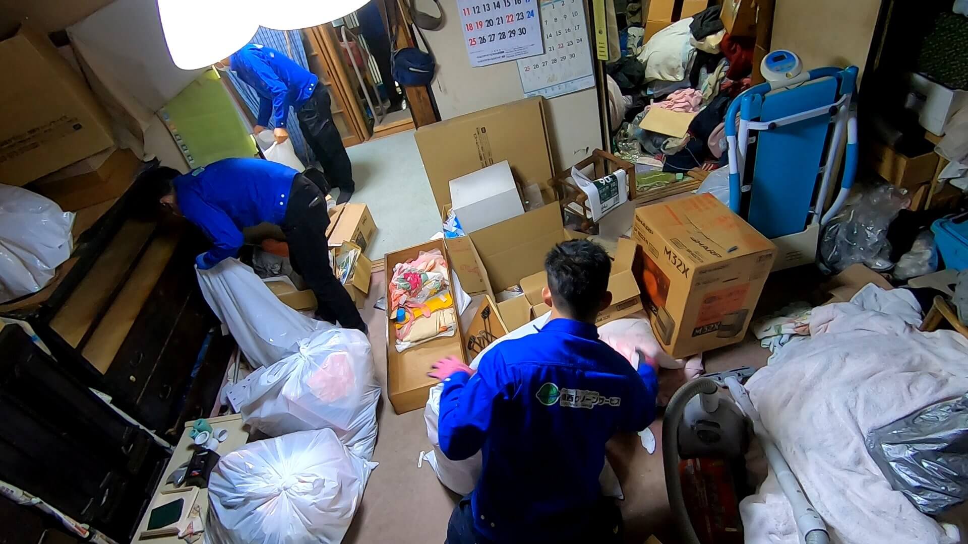 ゴミや不用品を分別