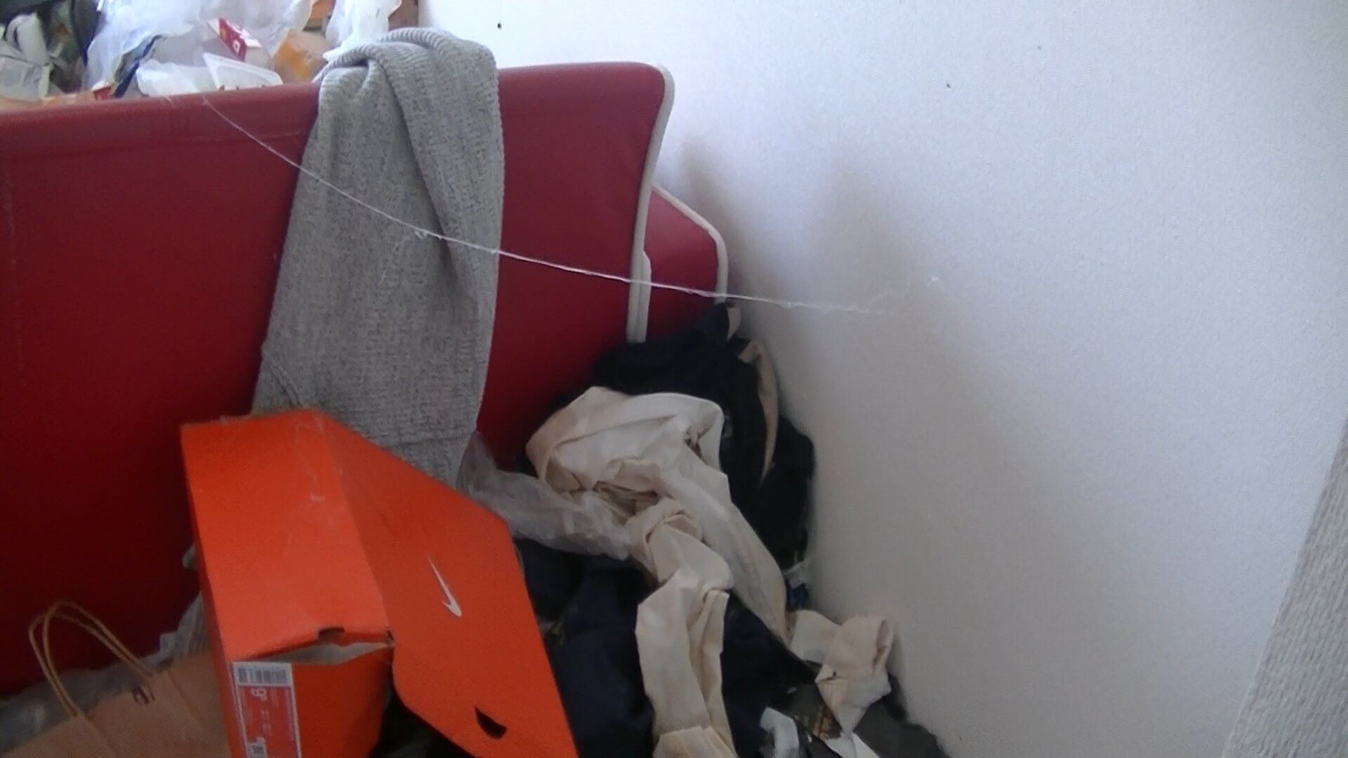 ゴミ屋敷住人の生活