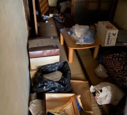 一軒家丸ごとお片付け・生前整理 作業前の写真