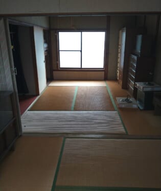 大阪府大阪市生野区　F様の不用品回収作業前のご自宅の写真