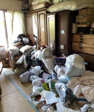 奈良県奈良市 I様の遺品整理作業前のご自宅の写真
