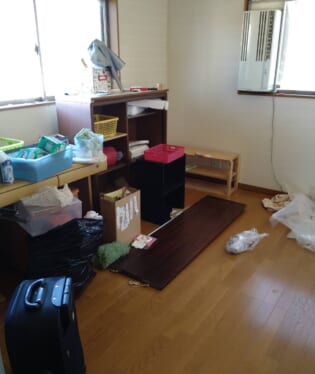 奈良県生駒市 A様の遺品整理作業前のご自宅の写真