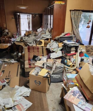 奈良県奈良市 A様のゴミ屋敷片付け前のご自宅の写真