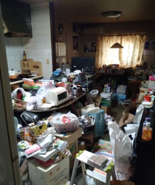 奈良県 F様のゴミ屋敷片付け前のご自宅の写真