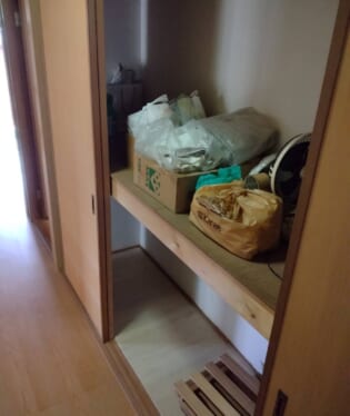 大阪府高石市 B様の遺品整理作業前のご自宅の写真