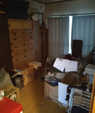 奈良県橿原市 3名の不用品回収作業前のご自宅の写真