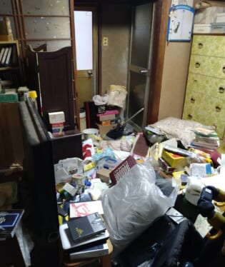 大阪府寝屋川市 A様の不用品回収作業前のご自宅の写真