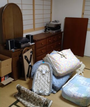 大阪府東大阪市 T様の不用品回収作業前のご自宅の写真
