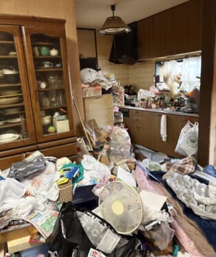 奈良県奈良市 H様の不用品回収作業前のご自宅の写真