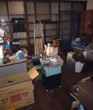 大阪府東大阪市 G様の不用品回収作業前のご自宅の写真