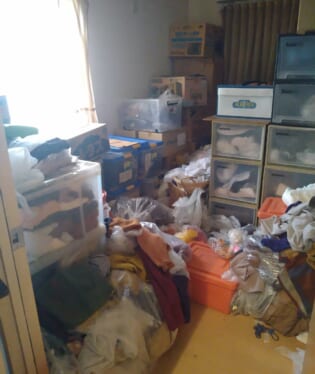 大阪府高槻市 Z様の不用品回収作業前のご自宅の写真