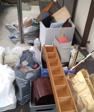 奈良県奈良市 E様の不用品回収作業前のご自宅の写真